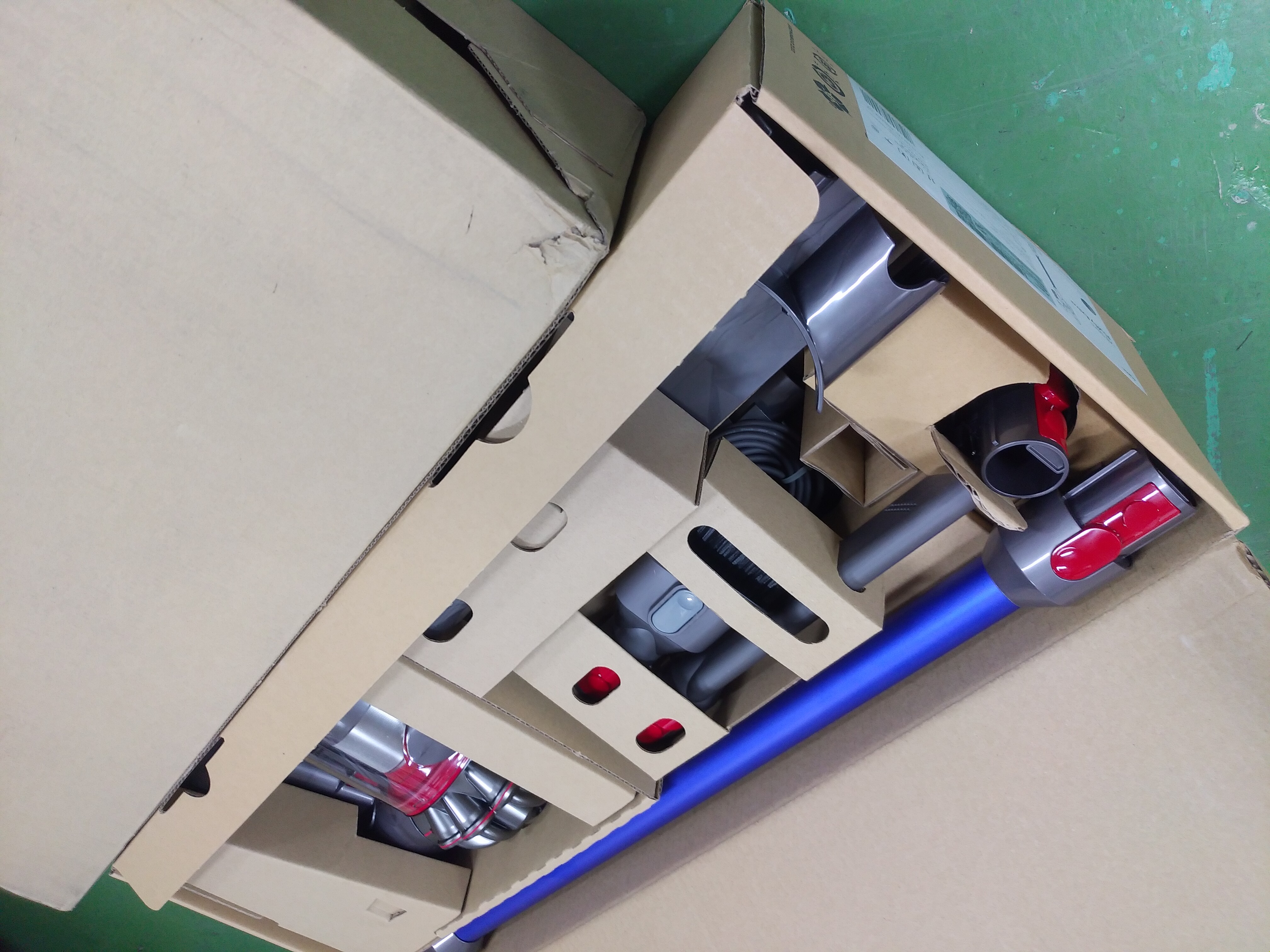 Dyson V8 Slim Fluffy Extra SV10K EXT BU 【開封品】